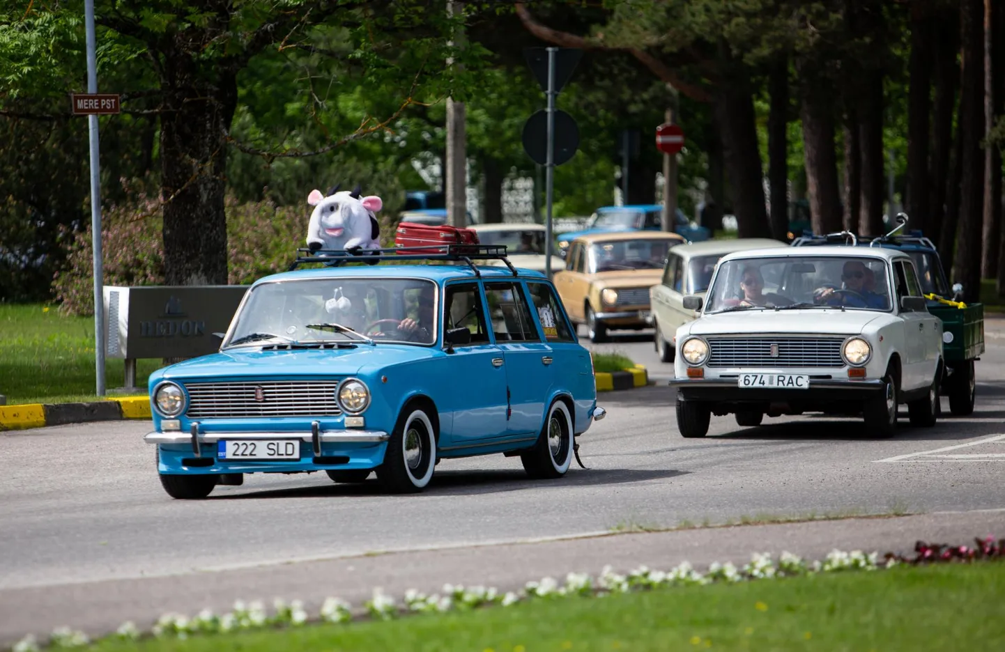 Tänavu 50 aasta juubelit tähistava automargi Žiguli fännid avavad suvehooaja nõukogudeaegsete masinate paraadsõiduga Pärnust Pärnu-Jaagupisse.
