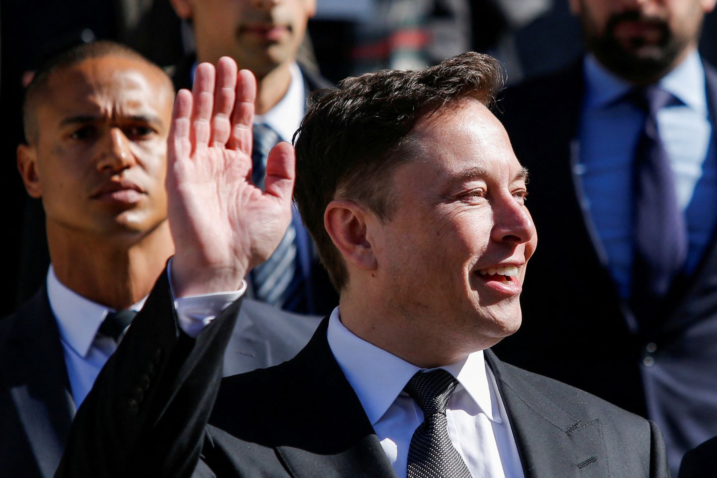 Elon Musk müüb hulga aktsiaid