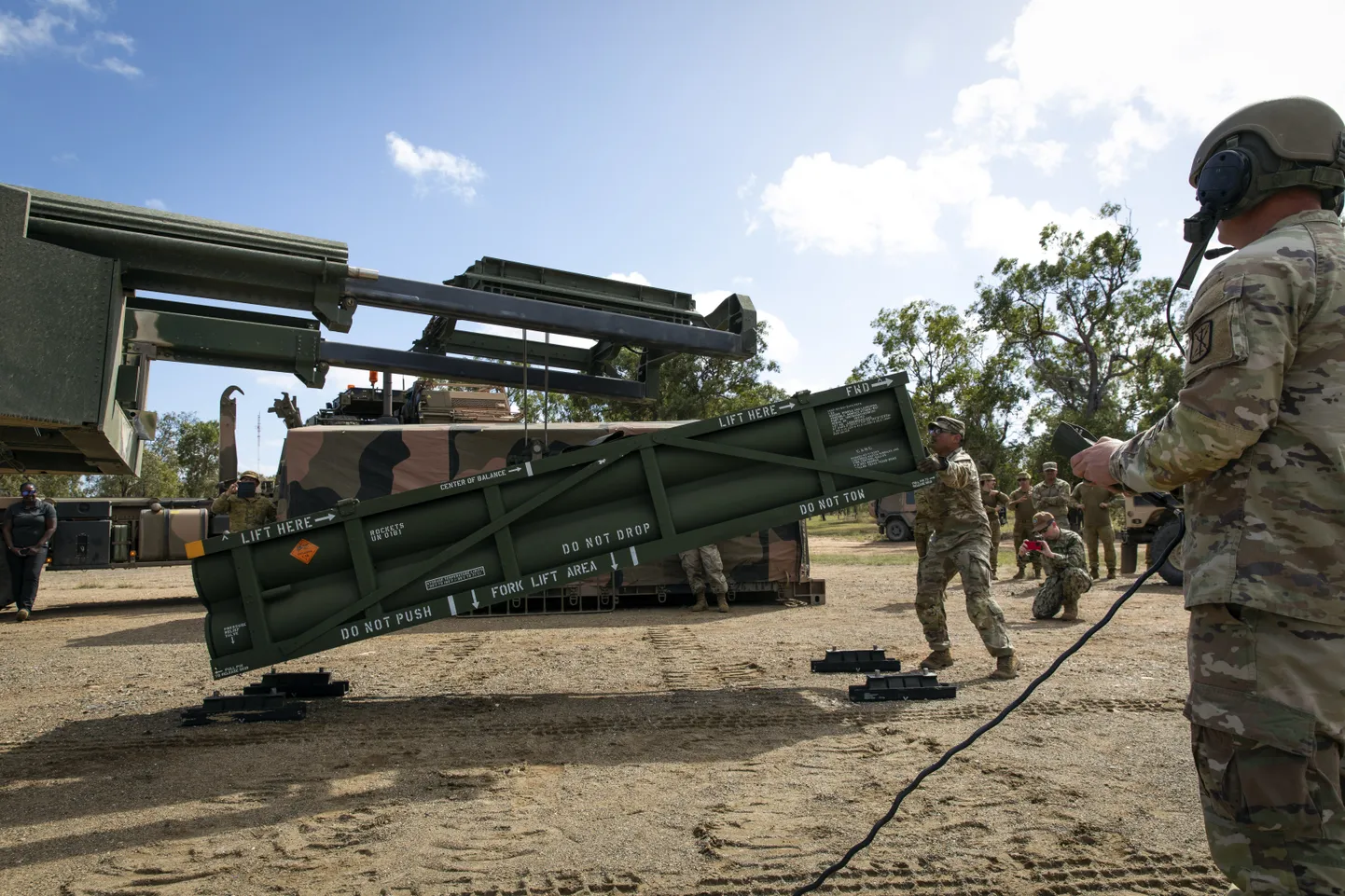 USA sõjaväelased Austraalias õppusel ATACMS rakettidega.