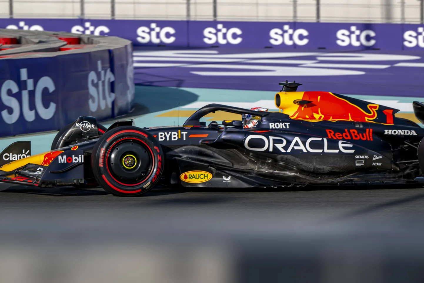 Max Verstappen Jeddah' tänavarajal.