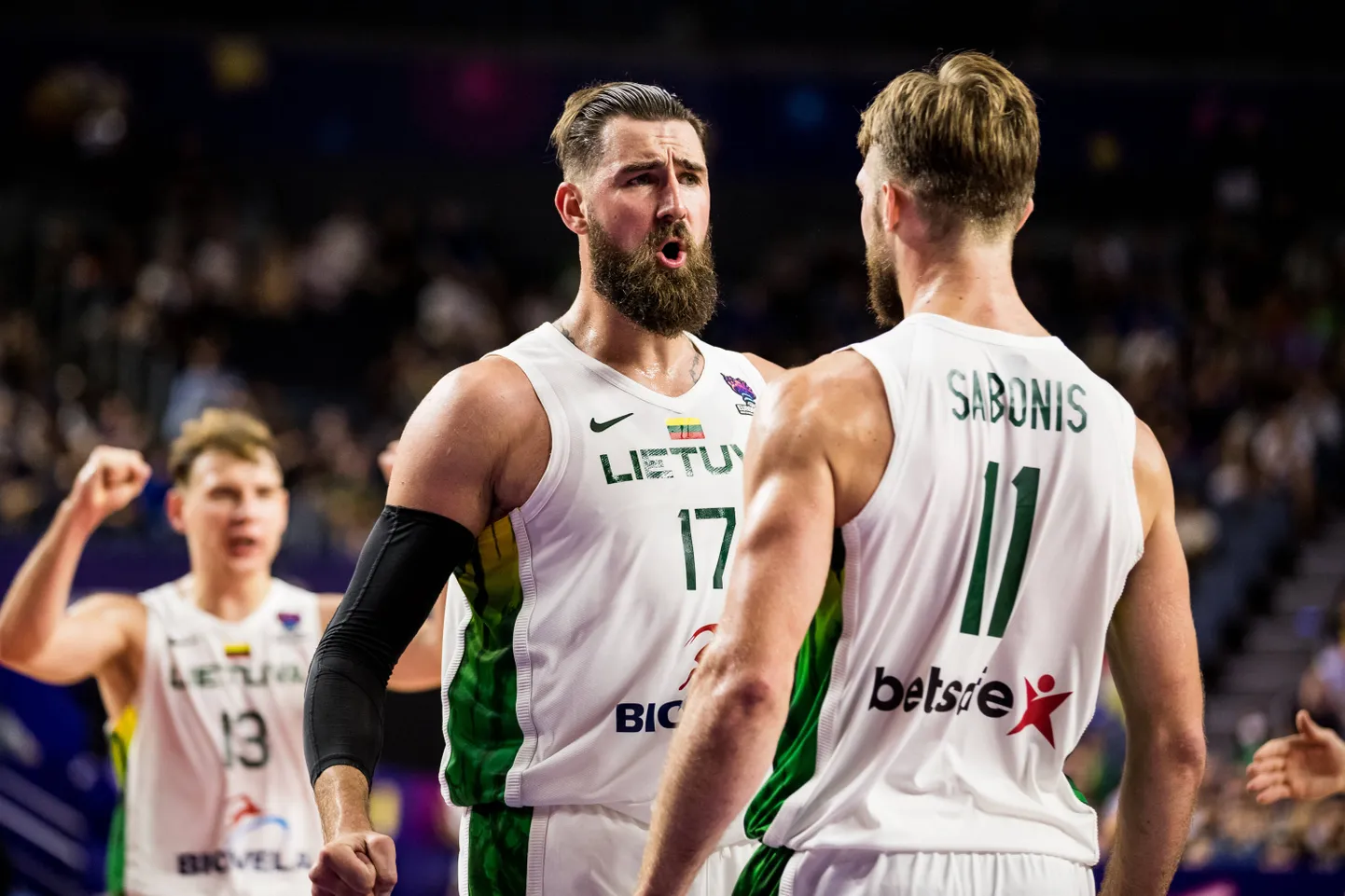 Jonas Valanciunase (vasakul) ja Domantas Sabonise (paremal) arvele jäi täna vastavalt 13 ja 12 punkti.