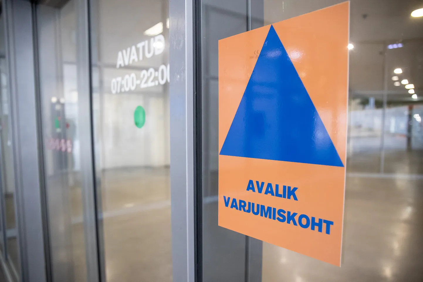 Eesti esimene avalik varjumiskoht avati juunis 2022 Vabaduse väljaku all.