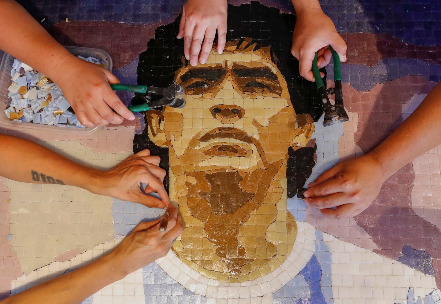 Muidu armastatud Diego Maradona jäeti surma eel sisuliselt üksi.