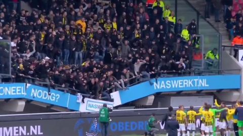 Шокирующая картина: в Нидерландах рухнула заполненная футбольными фанатами трибуна