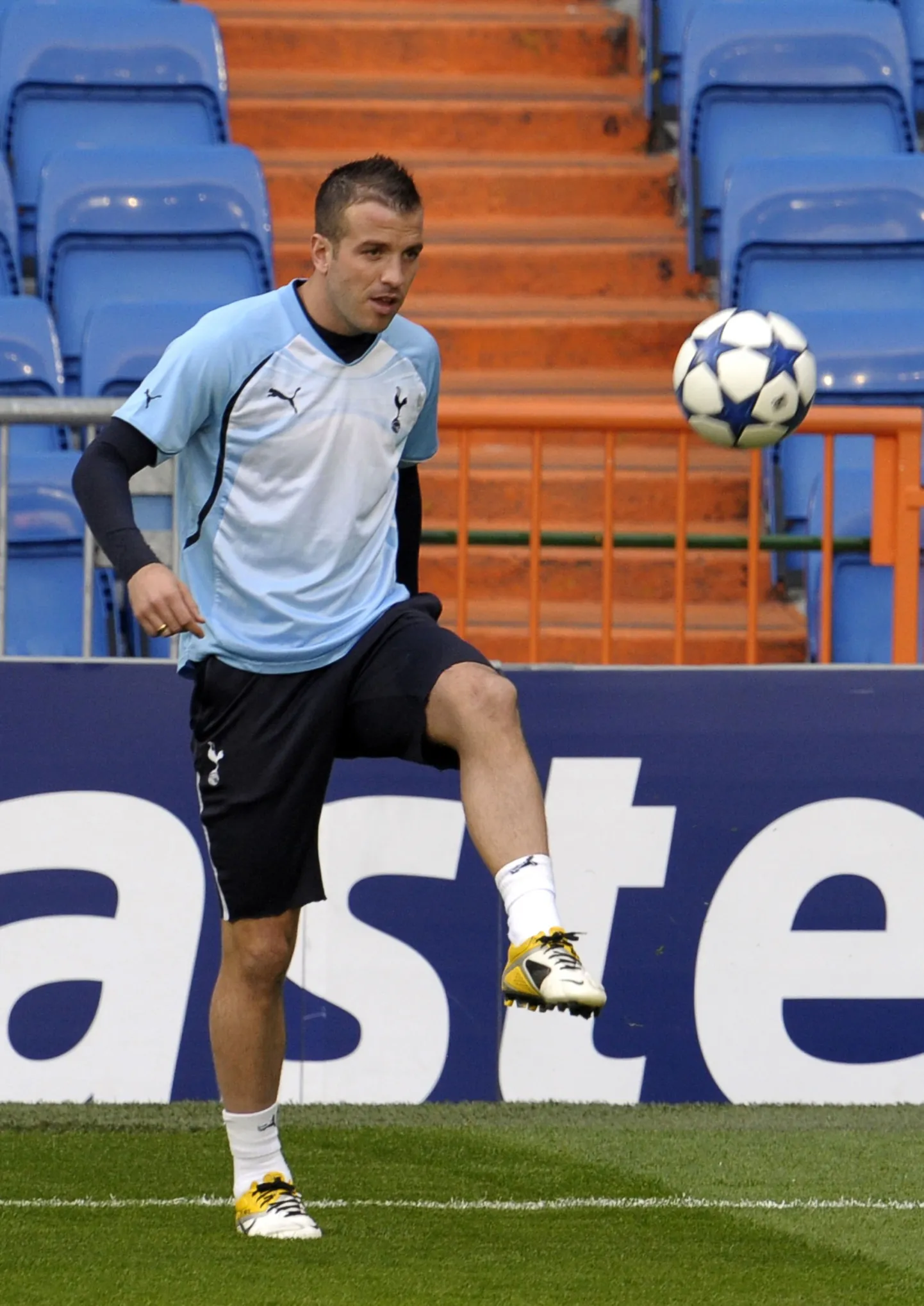 Rafael van der Vaart.