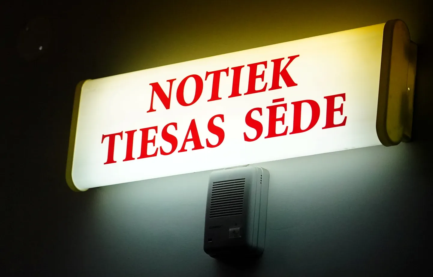 Tiesas sēde par Latvijas Okupācijas muzeja dedzināšanu. Ilustratīvs attēls