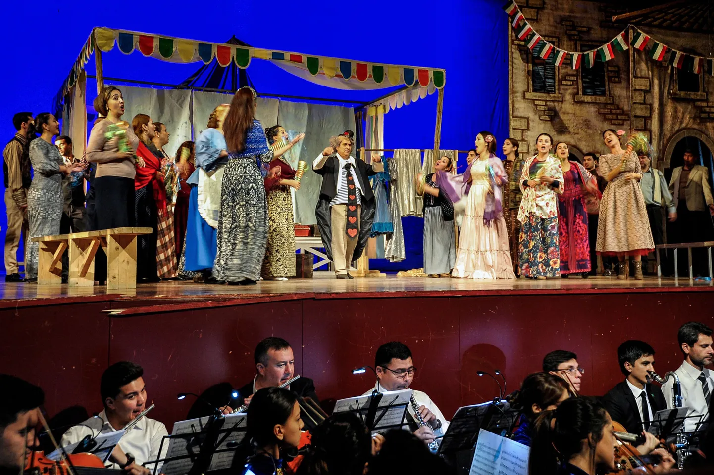 Ašhabadā uzvesta itāļu komponista Rudžero Leonkavallo operas "Pajaci" izrāde.