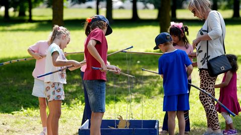Aptaujā noskaidrots, cik daudz naudas uzkrāj bērni