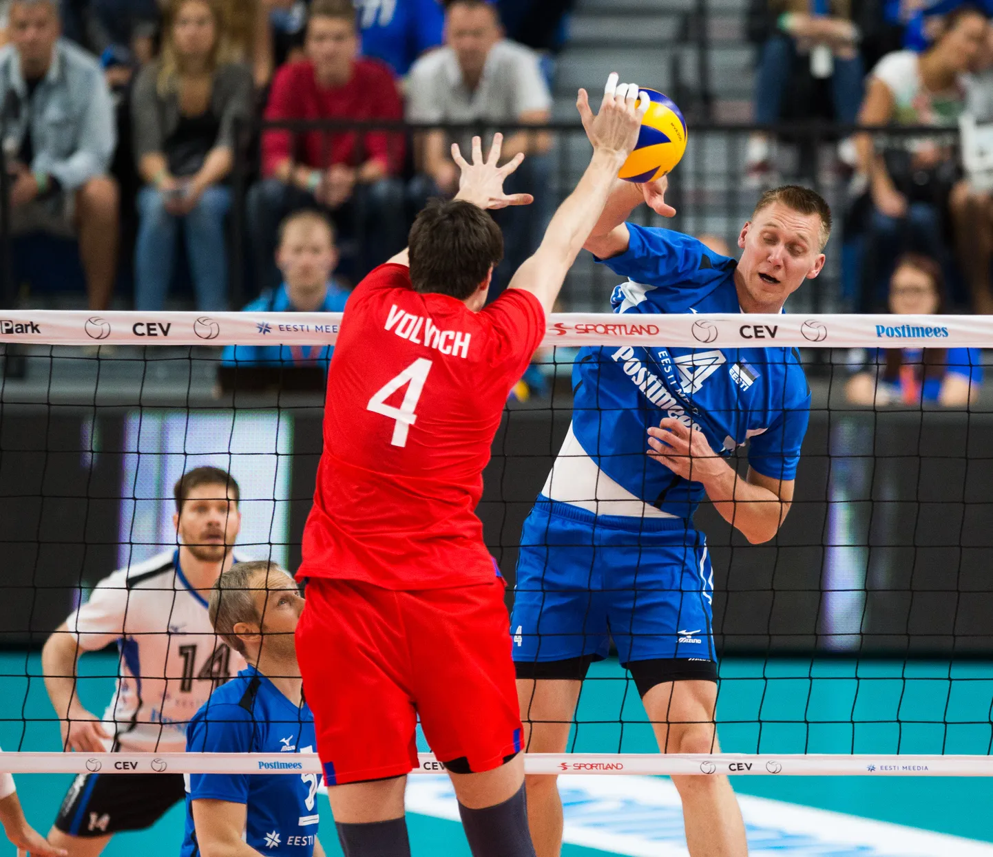 Eesti meeste võrkpallikoondis mängis paari aasta eest Kalevi spordihallis maailma tippu kuuluva Venemaaga.