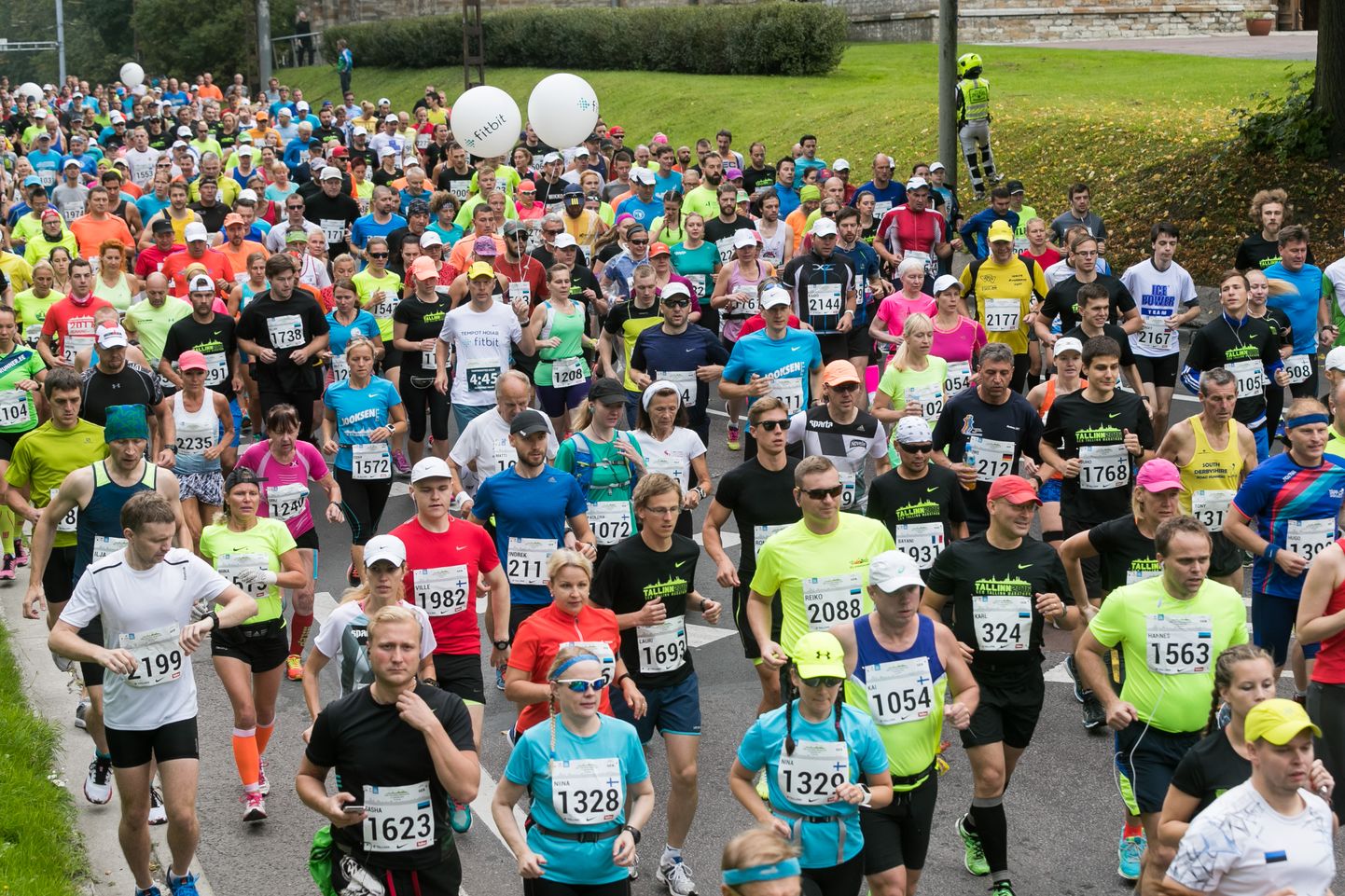 Spordisõbrad kilomeetrid läbimas Tallinna maratonil.