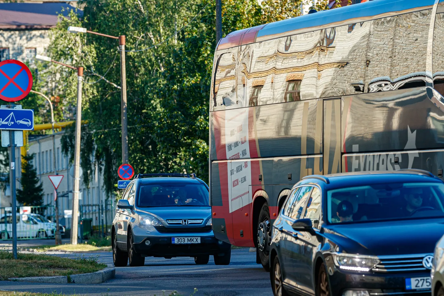 Lux Express.