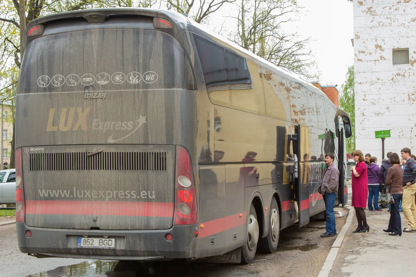 Lux Expressi buss Valga bussijaamas.