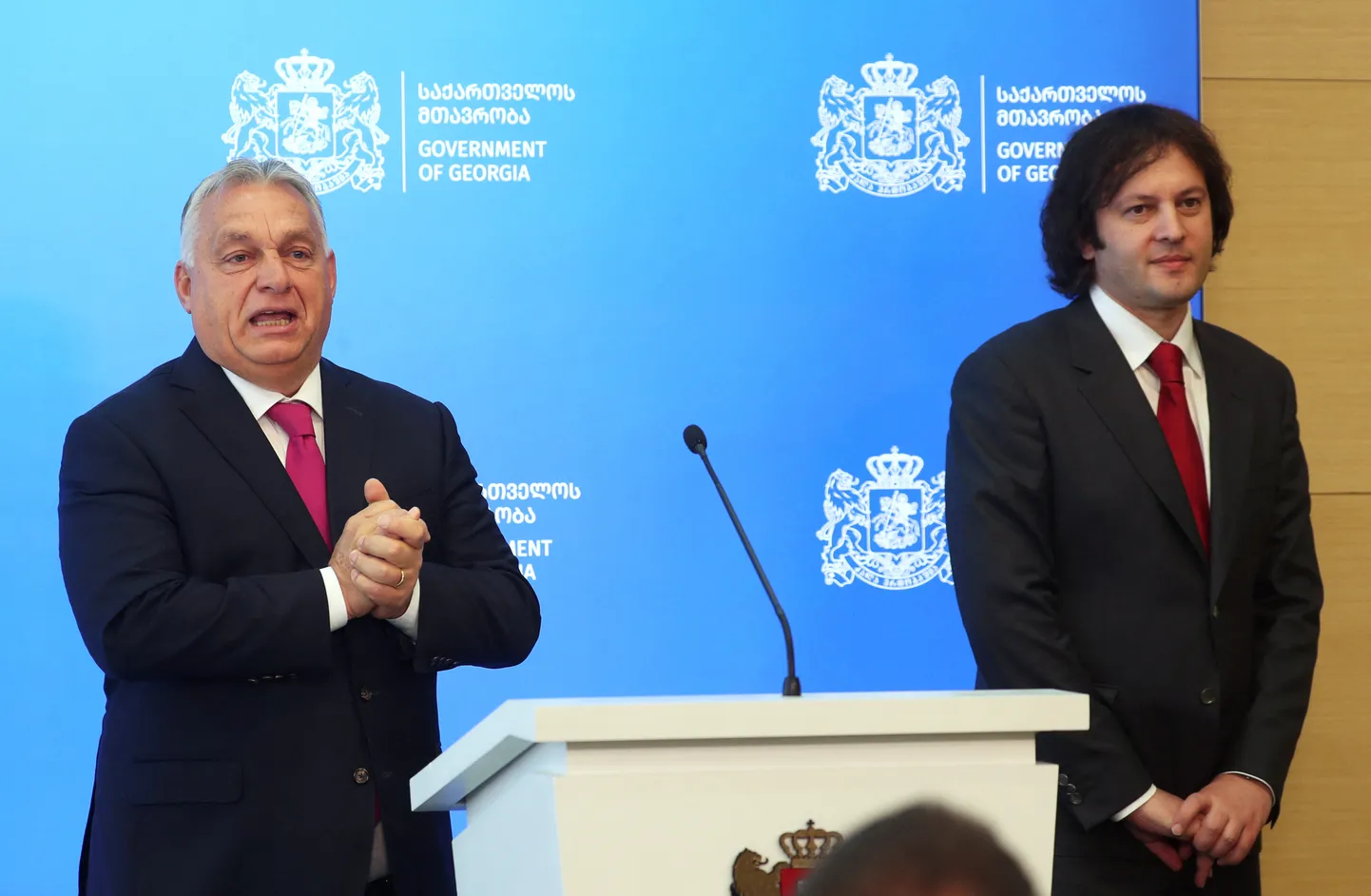 Ungari peaminister Viktor Orbán ja tema Gruusia kolleeg Irakli Kobakhidze ühispressikonverentsil.