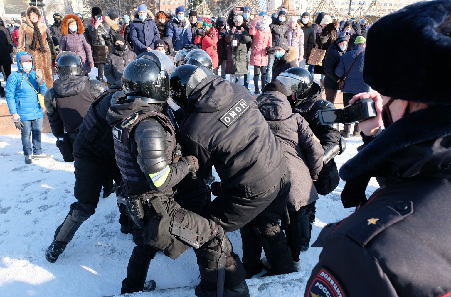 Märulipolitsei tegutsemas Aleksei Navalnõi toetusmeeleavaldusest osavõtjate vastu 23. jaanuaril Habarovskis.