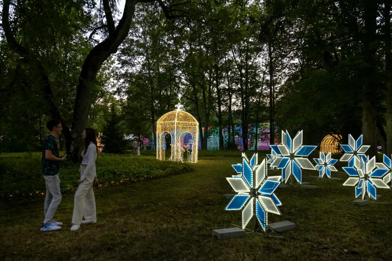 Heategevuslik valgusfestival toetab Veltsa pargi taastamist.