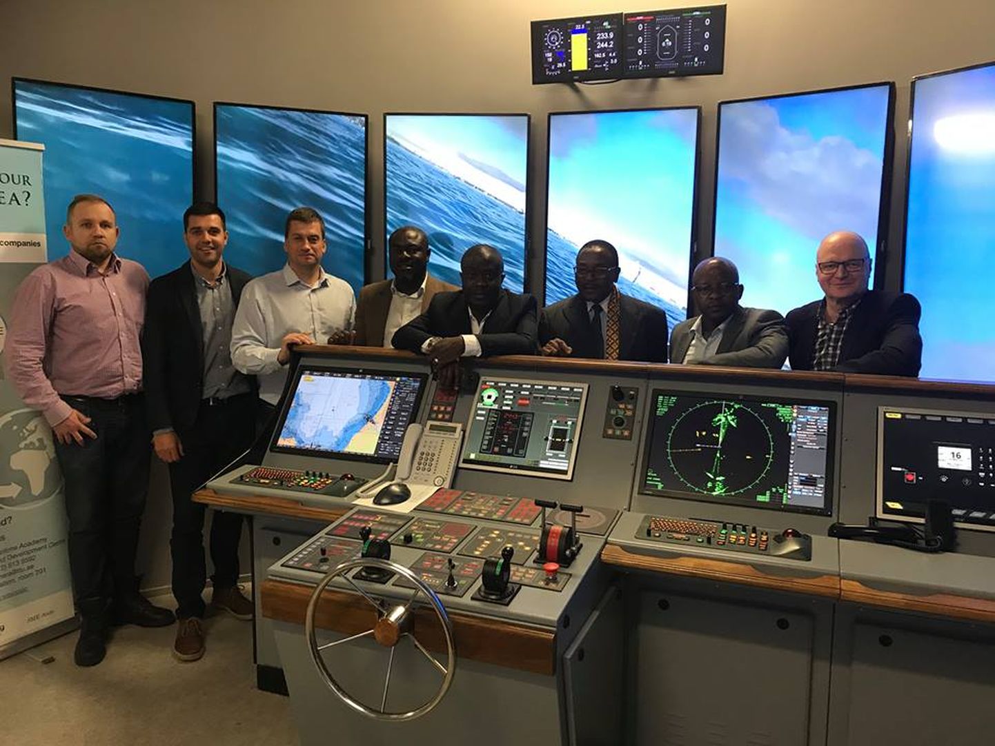 Taltech Eesti Mereakadeemia esindajad Namiibia delgatsiooniga laevasilla simulaatoris