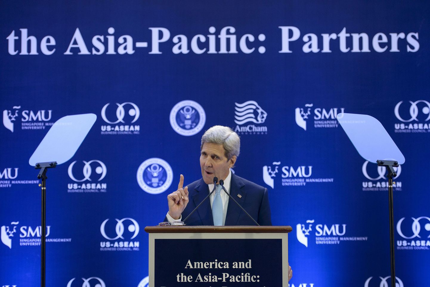 John Kerry Singapuris kõnelemas.