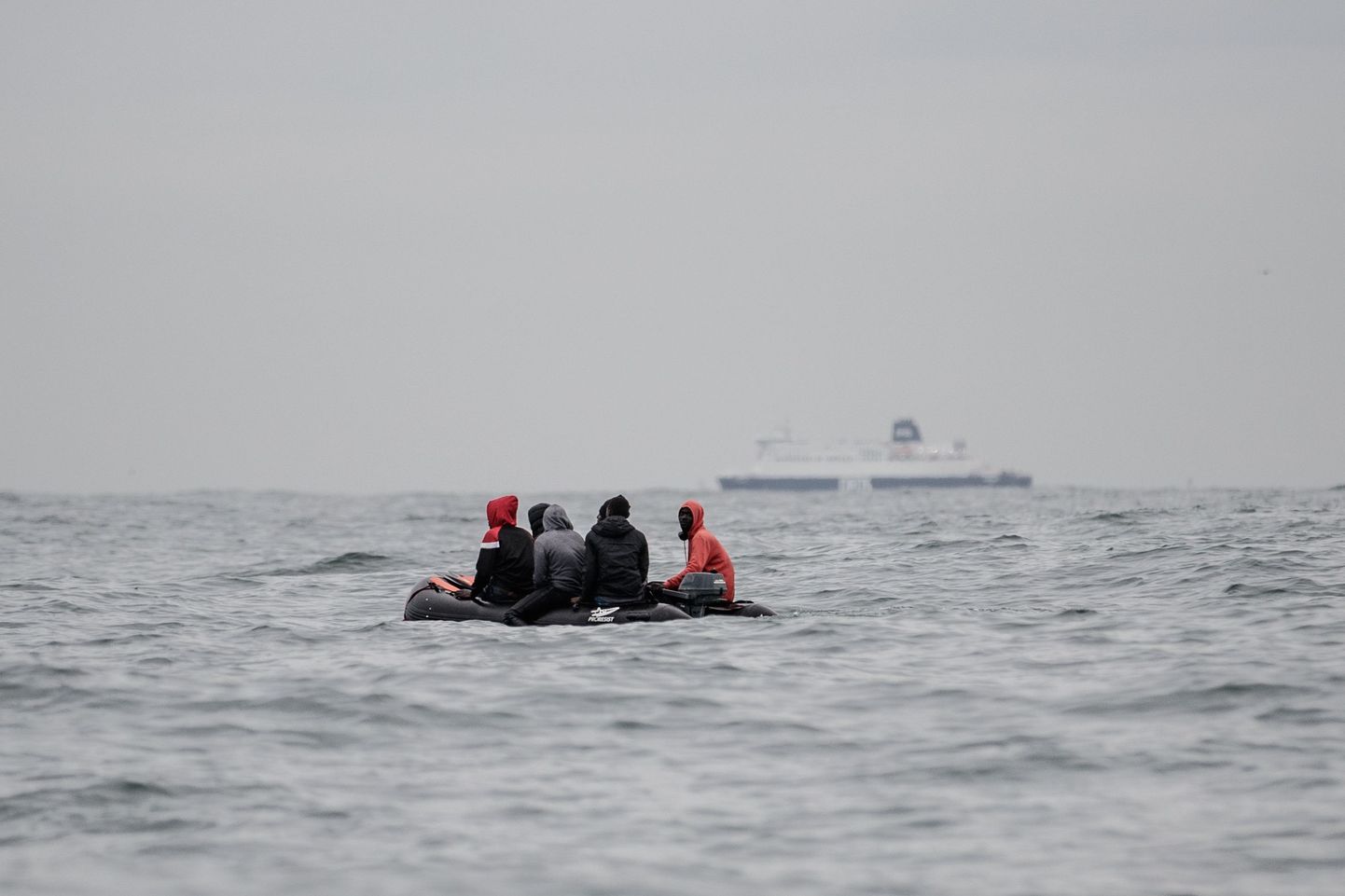 Migrandid suunduvad üle Inglise kanali ÜK-sse 27. august 2020.