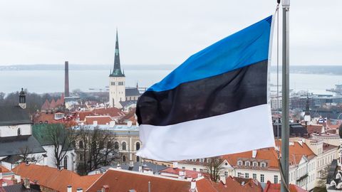 Во вторник в Эстонии будут вывешены государственные флаги
