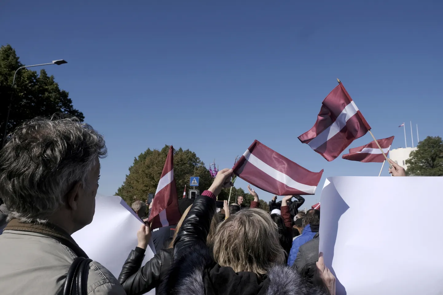 Lätlased protestimas Covid-19 meetmete vastu. Foto on illustreeriv.