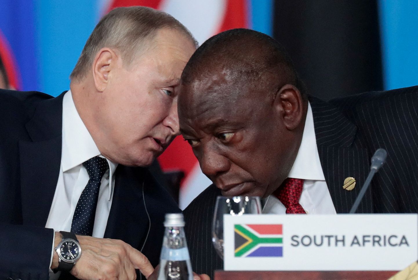 Vladimir Putin ja Cyril Ramaphosa 2019. aastal kohtumisel Sotšis