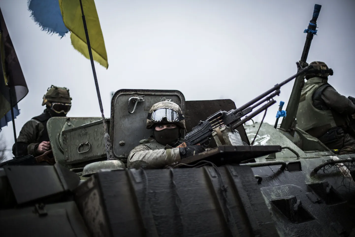 Ukraina sõdurid soomukis Artemivski lähistel, olles teel Debaltsevesse. Foto on tehtud 1. veebruaril.
