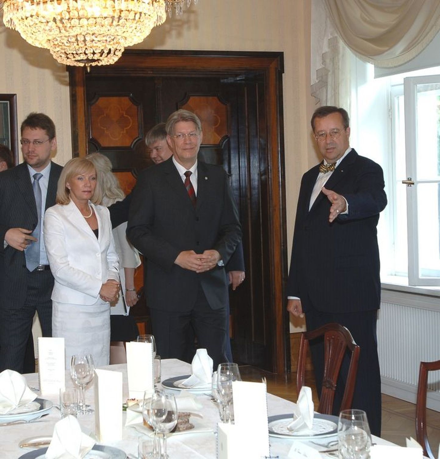 President Toomas Hendrik Ilves võõrustab Läti presidenti Valdis Zatlersit.