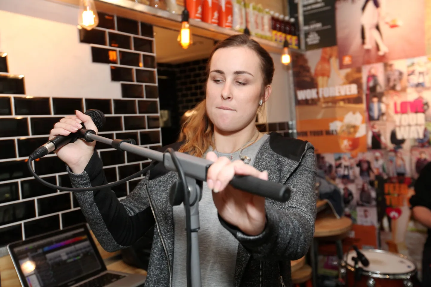Kristel Aaslaid restorani Wok to Walk avamisel