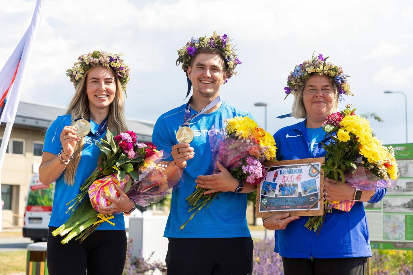 Euroopa mängude võitjate vastuvõtt Türil 30. juunil. Lisell (vasakult) ja Robin Jäätma said kuldmedali plokkvibu võistkonnavõistluses, nende ema Maarika Jäätma tegutseb treenerina.