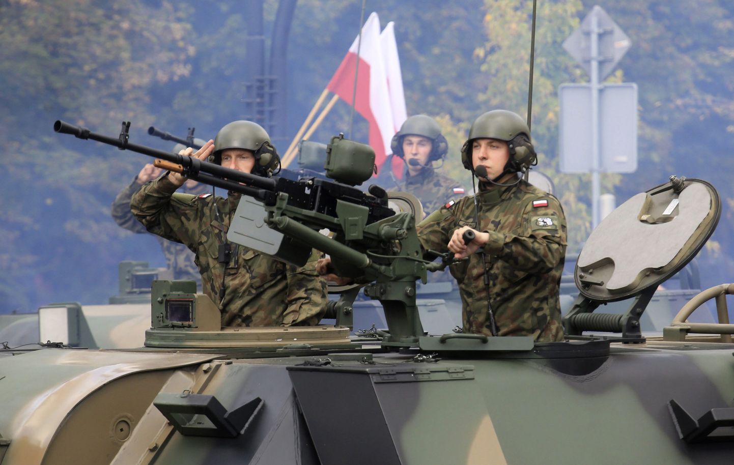 Poola sõdurid paraadil.