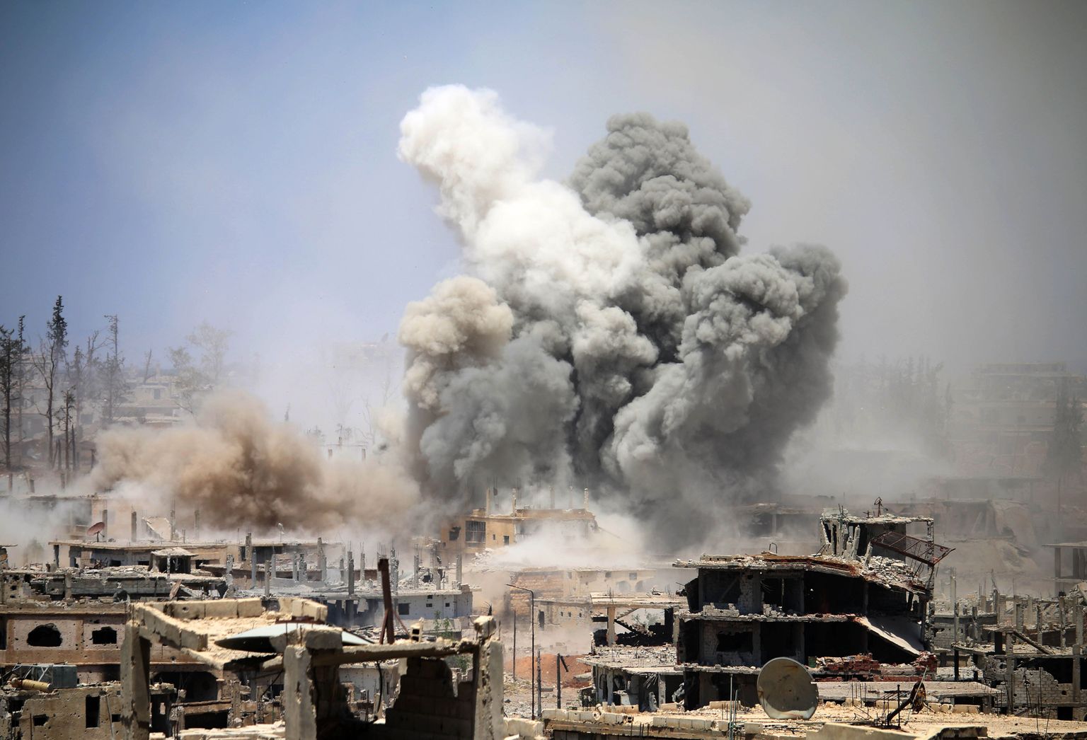 Daraa linna 22. mail tabanud õhulöök.