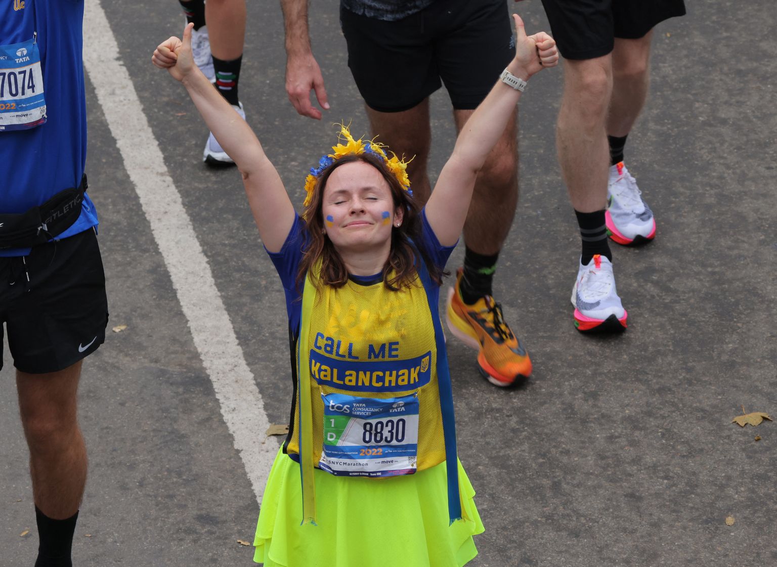 New Yorgi linnamaratonil osalenud Ukraina värvides võistleja 6. novembril.