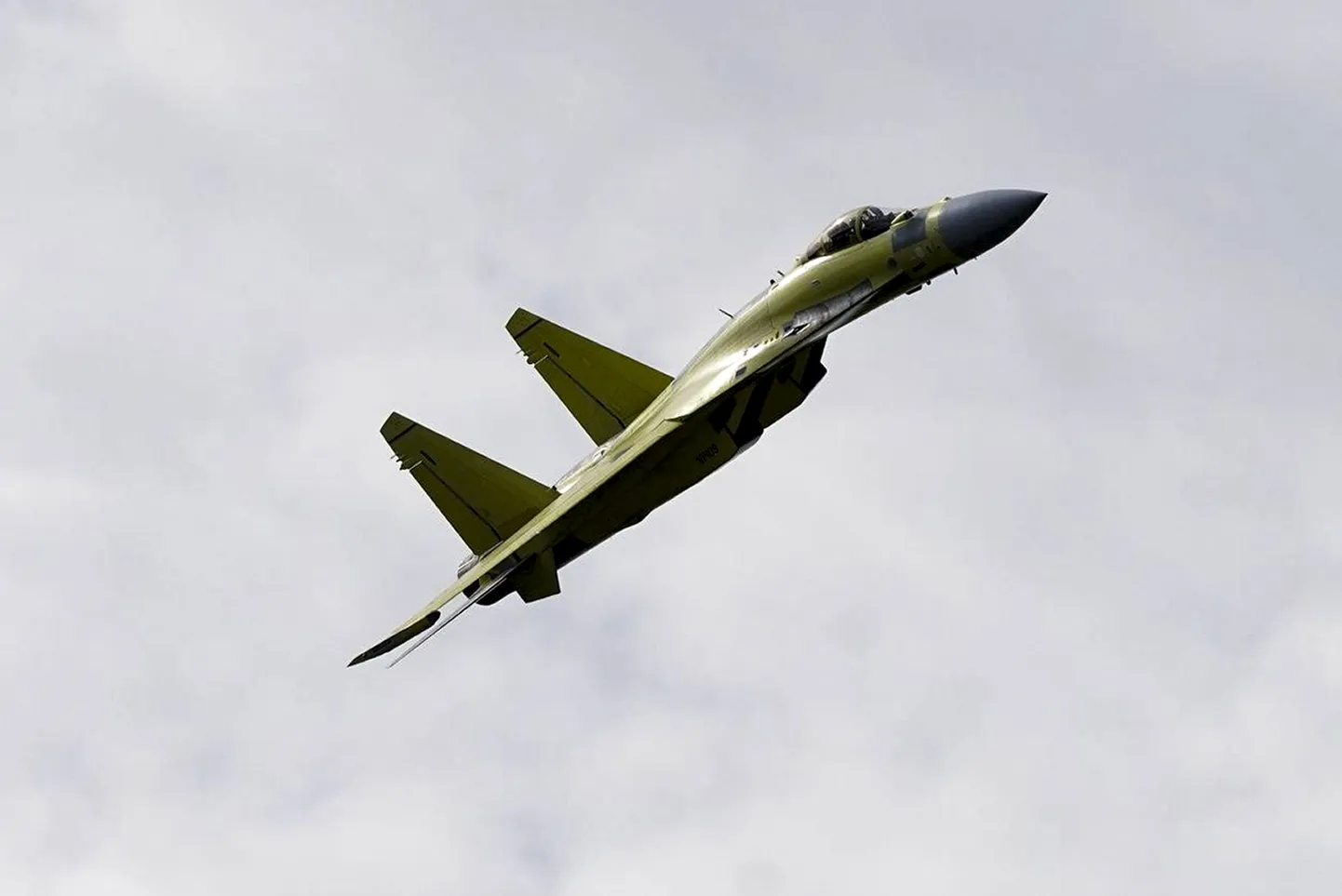 A Russian Su-35 fighter jet.