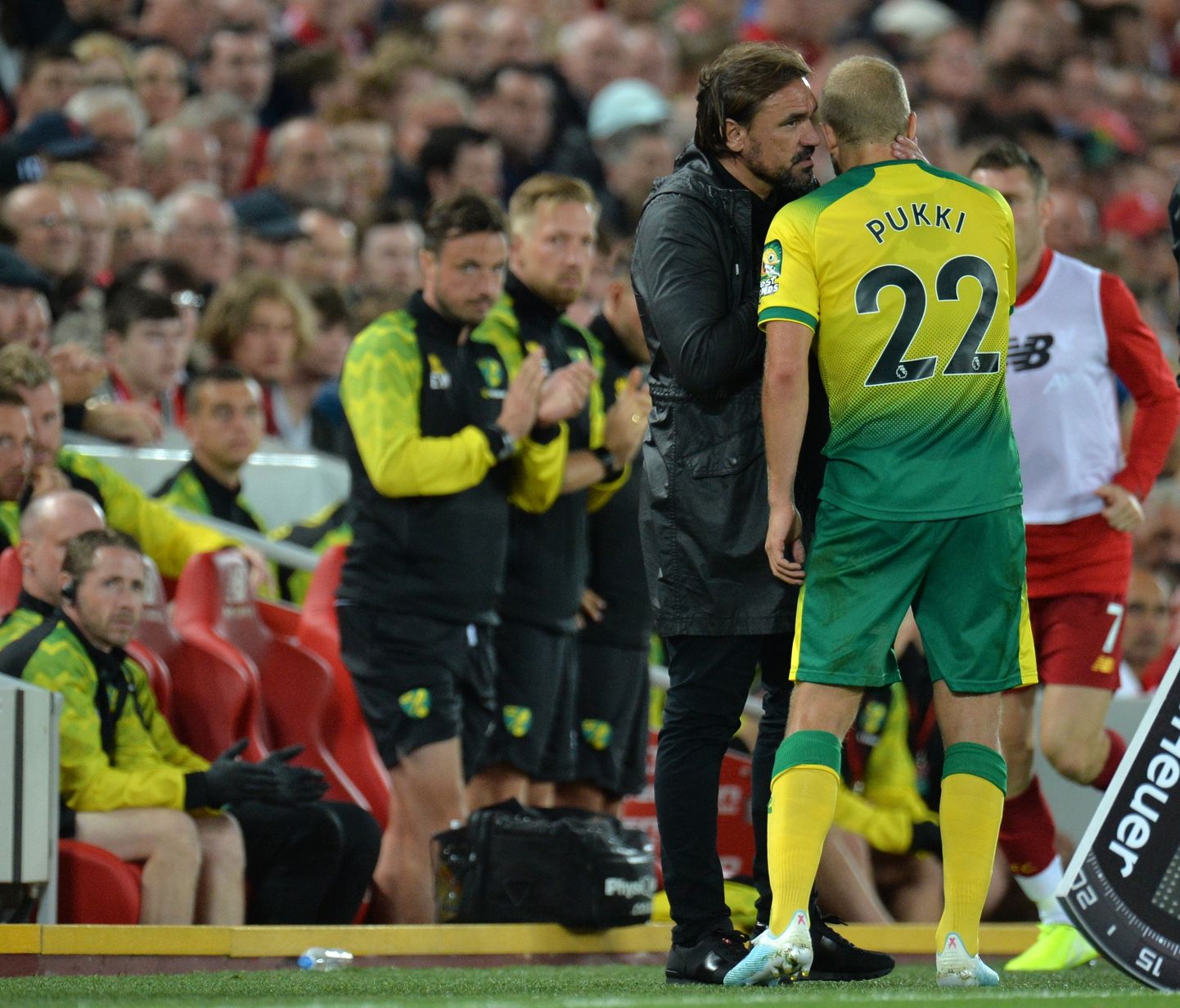 Norwich City peatreener Daniel Farke ja meeskonna esiründaja Teemu Pukki.