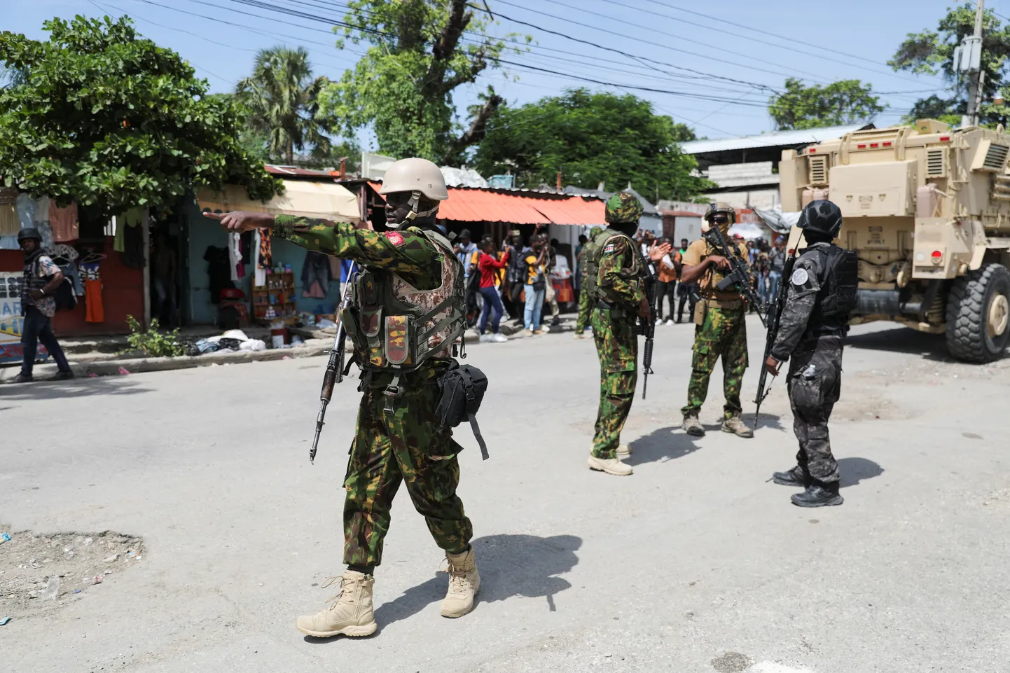 Keenia politseinikud patrullimas rahuvalvemissiooni koosseisus Haiti pealinnas Port-au-Prince'is. Foto on illustratiivne.