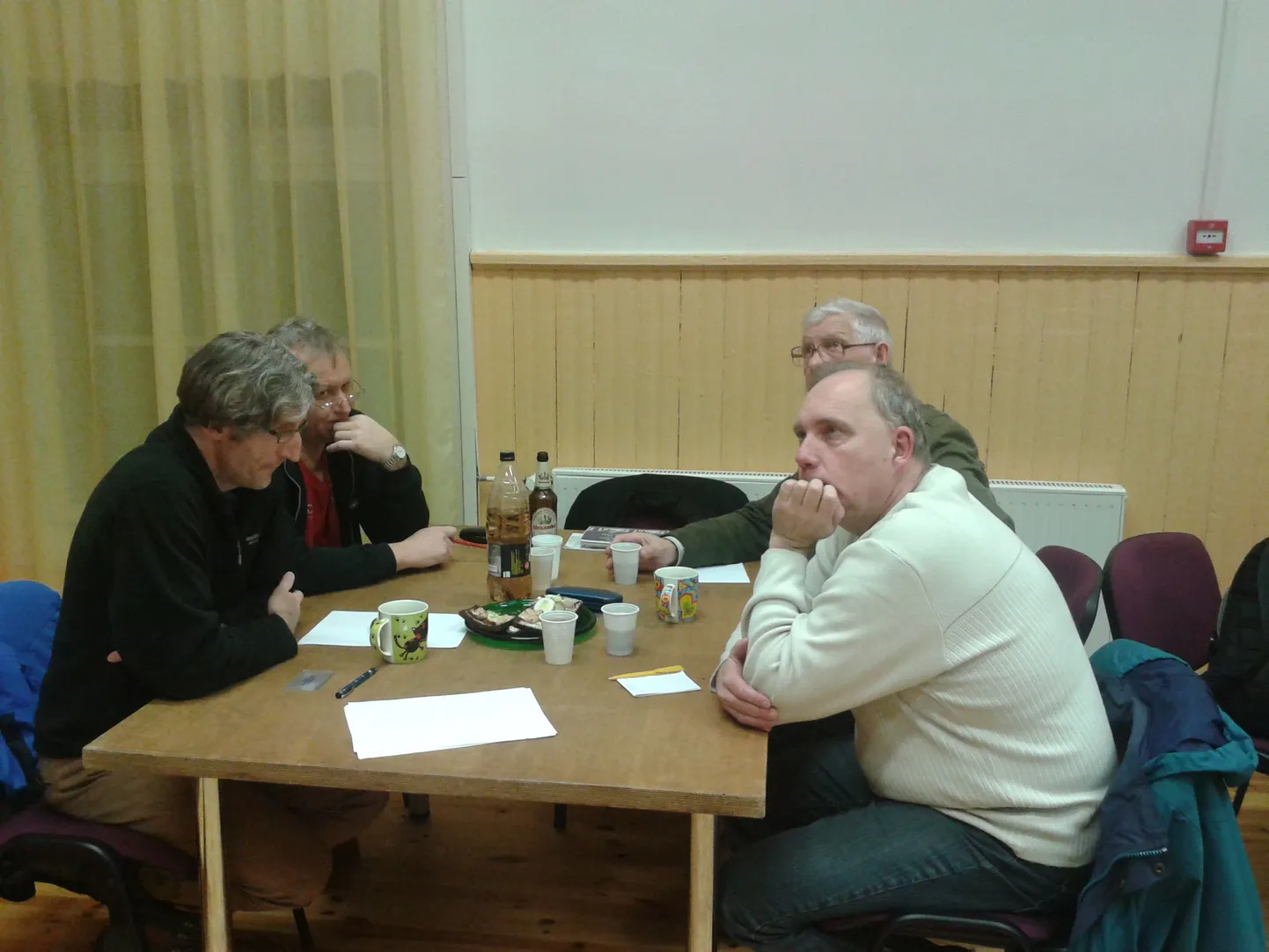 Järjekordse maakonna meistritiitli võitnud Otepää esindus: Meelis Lill (ees vasakul), Urmas Kuldmaa, Kaido Mägi (ees paremal) ja Mairold Kõrvel