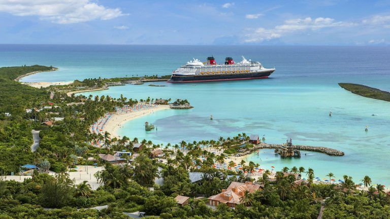 Disney Cruise Line'i omanduses olev erasaar Castaway Cay Bahama saarestikus.