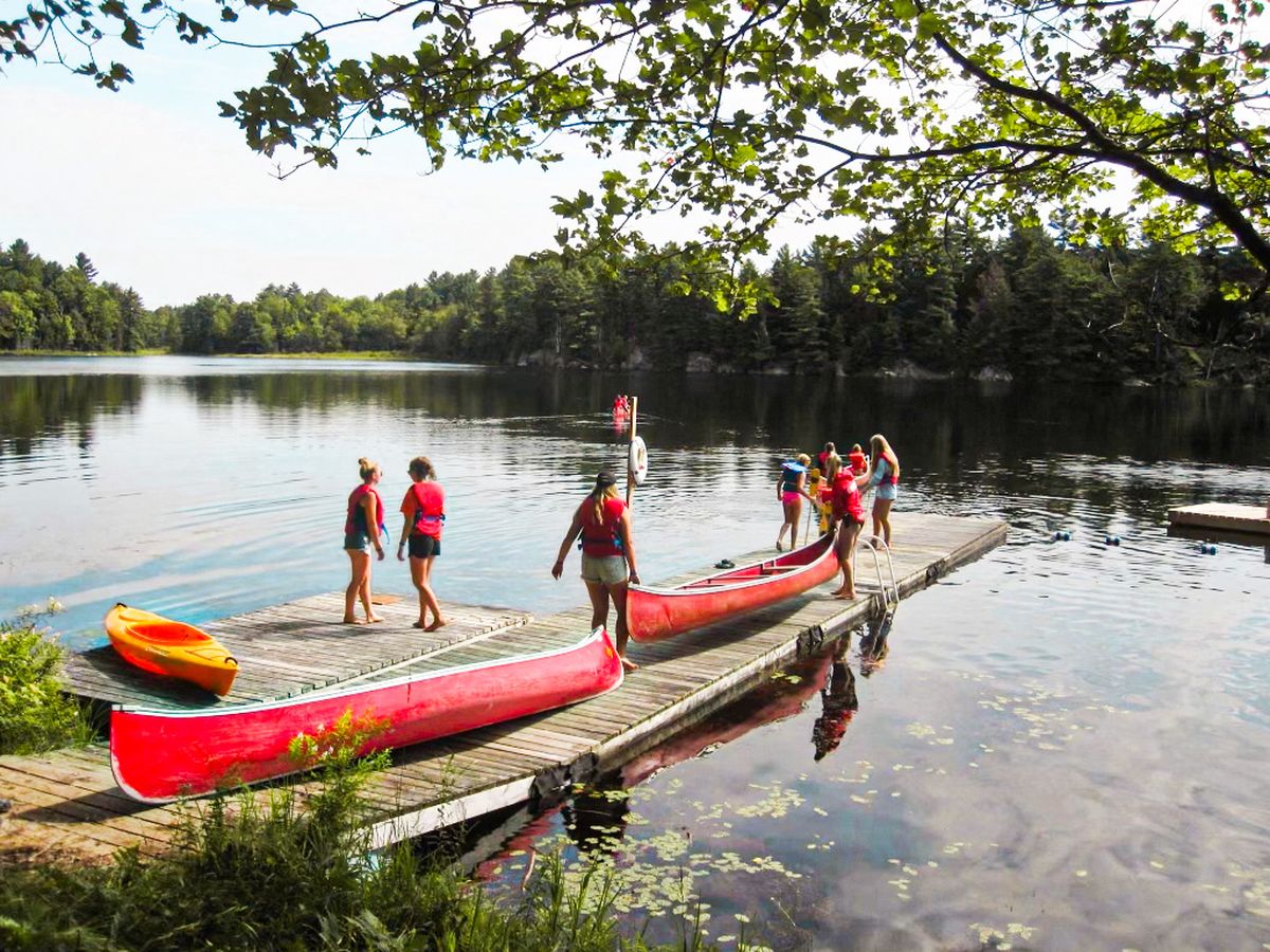 Väliseestlaste korraldatav igaaastane Jõekääru laager Kanadas. Laste päevad on sisustatud aktiivsete tegevustega, nagu kanuusõit, rahvatants, ühislaulmised, ujumine ja muidugi Eesti kultuurilooga seotud tunnid.