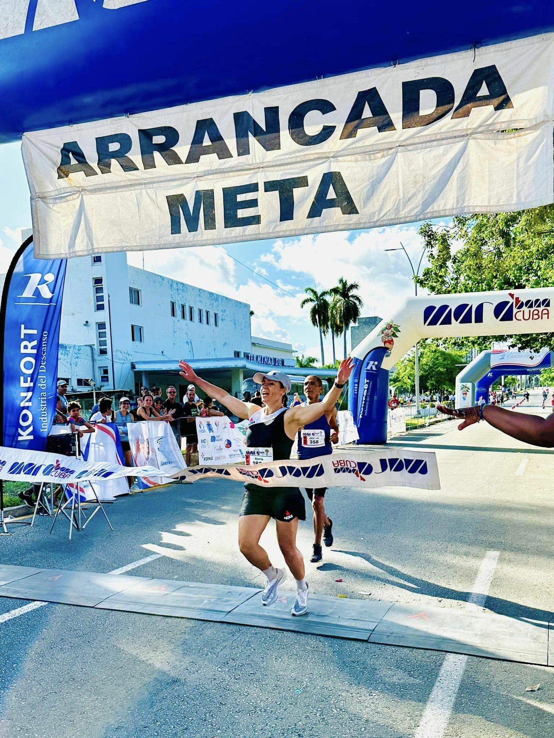 Moonika Pilli ületas finišijoone Kuuba pealinnas toimunud maratonil esimesena.