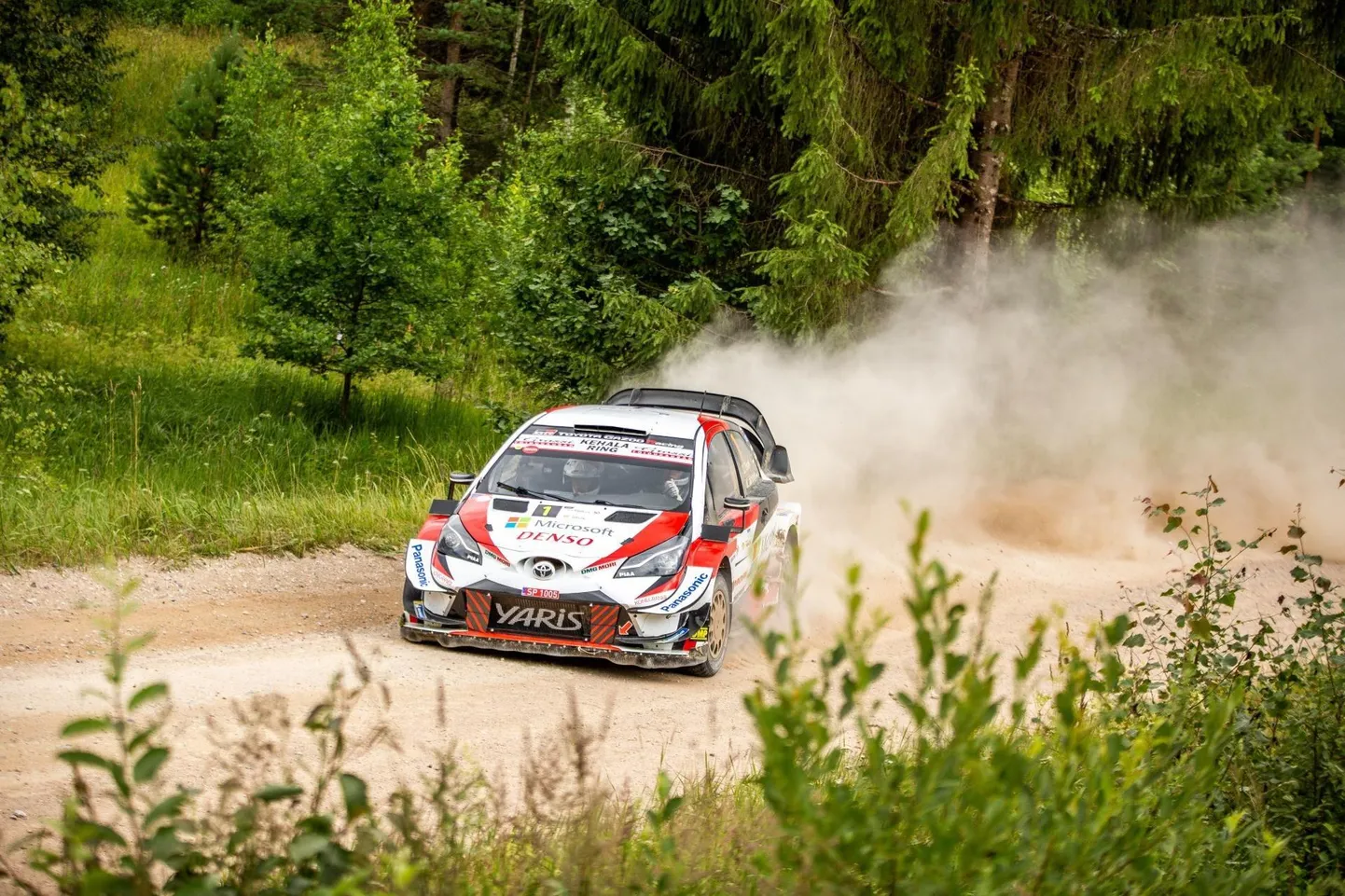 Mullusel Rally Estonial Toyotaga kihutanud Ott Tänak ja Martin Järveoja.