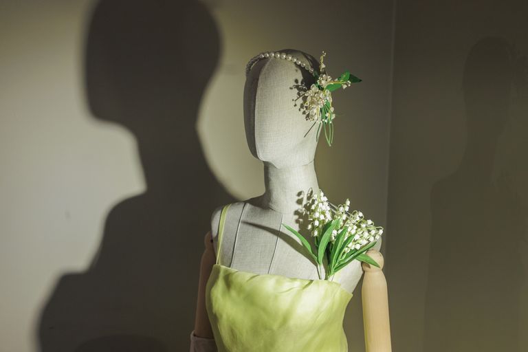 Ландыш, как символ Дома Dior, часто ассоциируется с удачей.