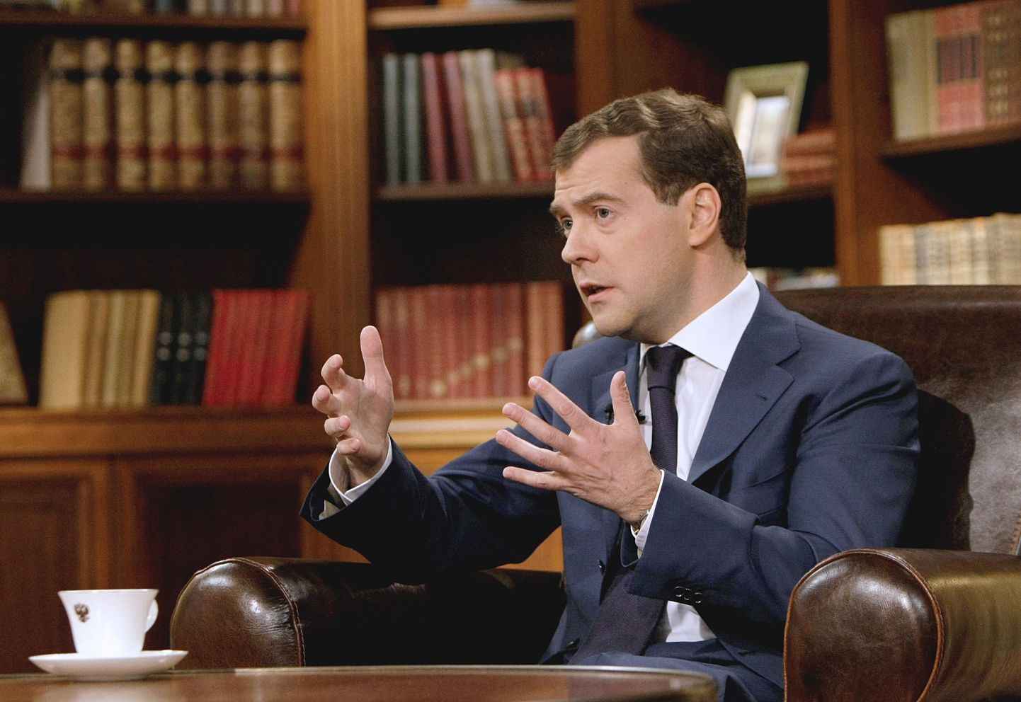 Vene president Dmitri Medvedev vabastas ametis neli kuberneri