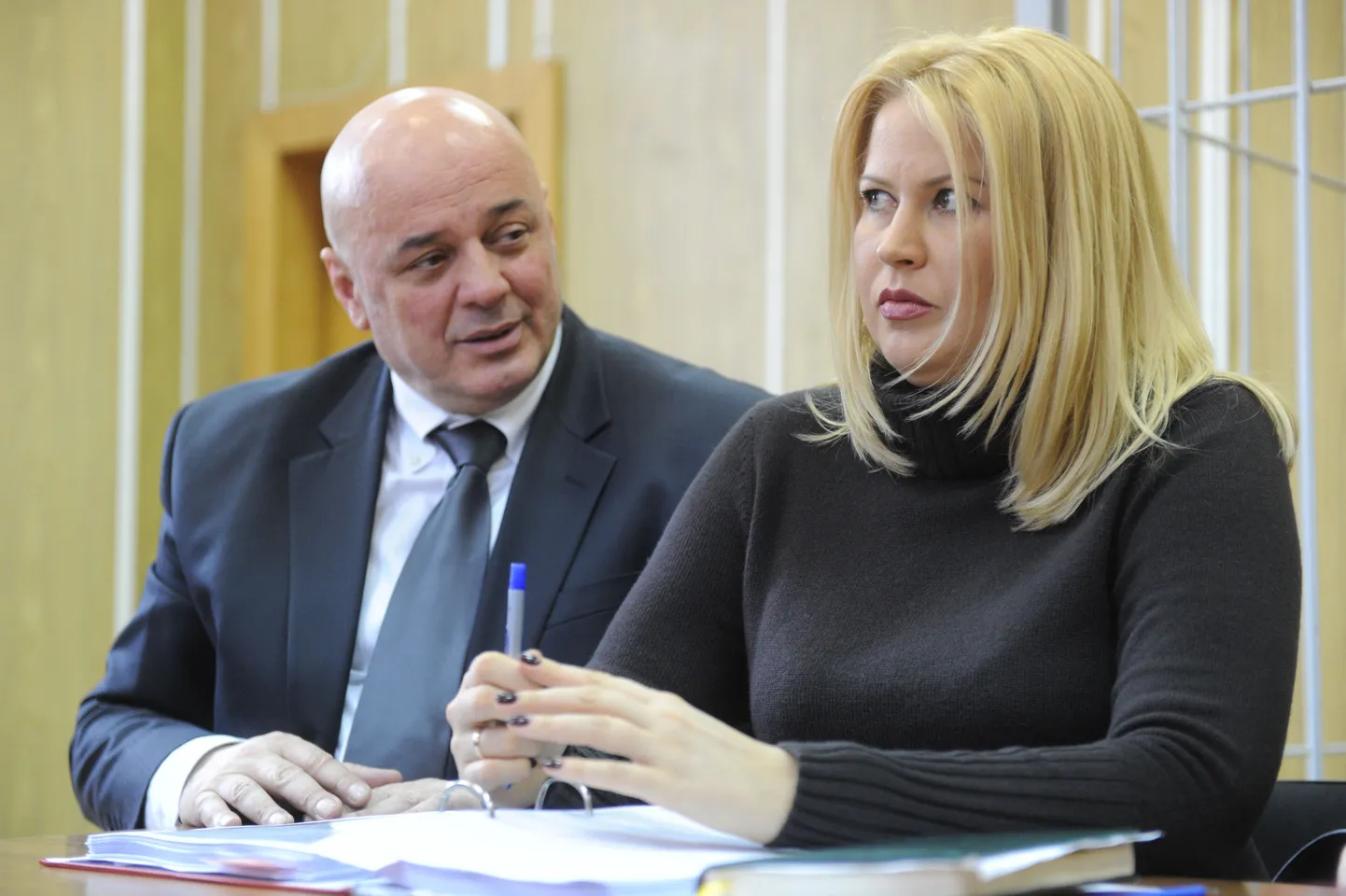 Евгения Васильева (справа).