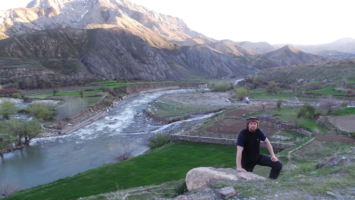 Eesti mees Mart Reimann Afganistanis Panjshiri oru serval Hindukuši mäestikus. Selle paiga nimi tähendab viie lõvi orgu.