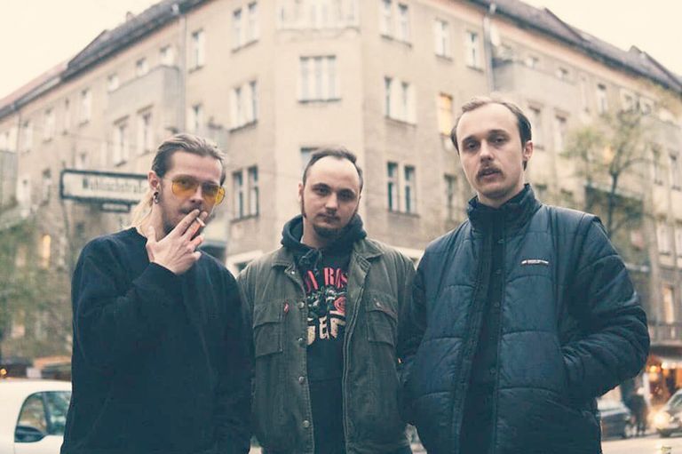 Белорусская группа "Молчат Дома" покорила публику сплавом из русскоязычной неоготики и синти-попа.