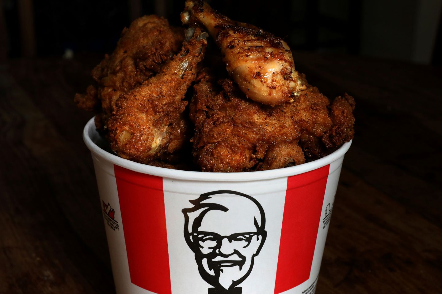 Куриные крылышки от KFC.