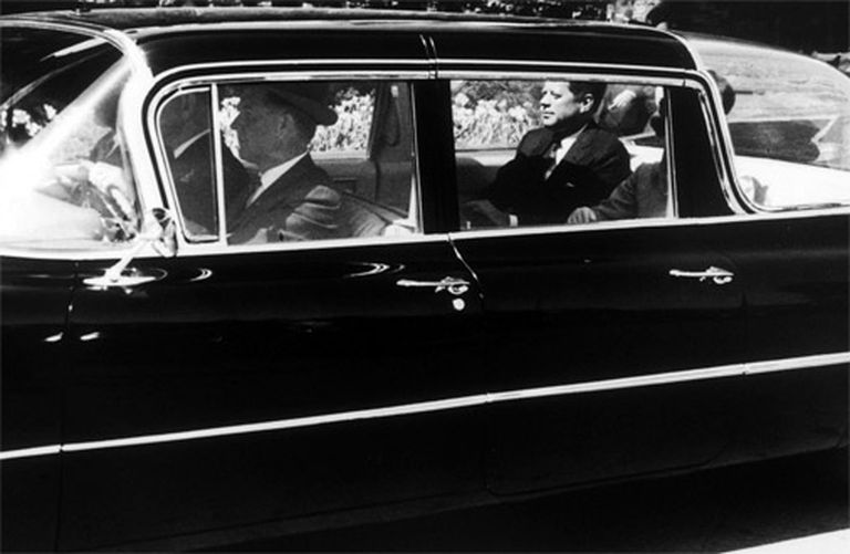 Džons Kenedijs un Cadillac Fleetwood 75 (1959) 