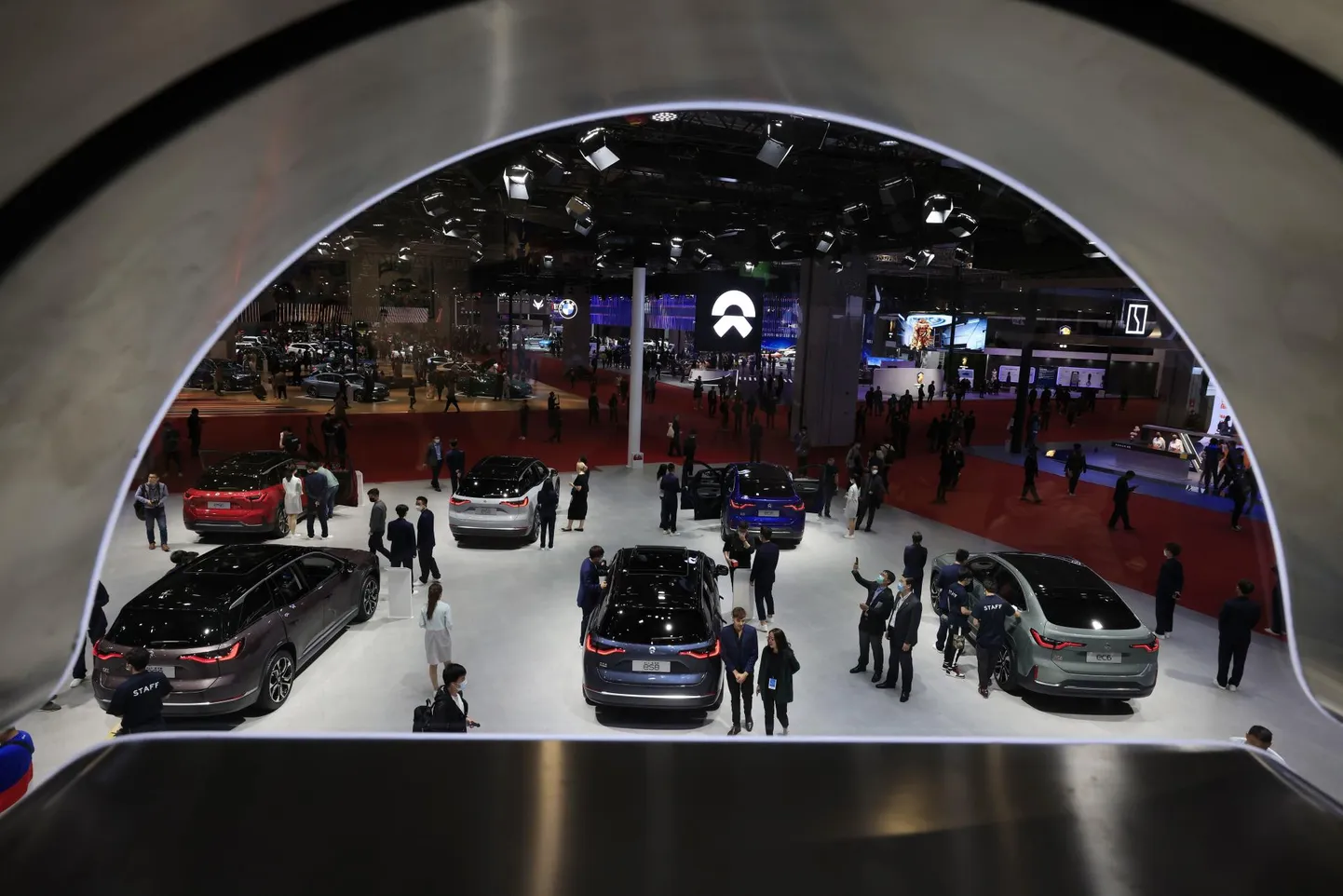 Nio elektriauto Shanghai automessil. Autotootjad vaatavad Hiina poole, kuna see on müügimahult suurim turg, samuti on Hiina esimene suurriik, mis suutnud pandeemiast taastuda.