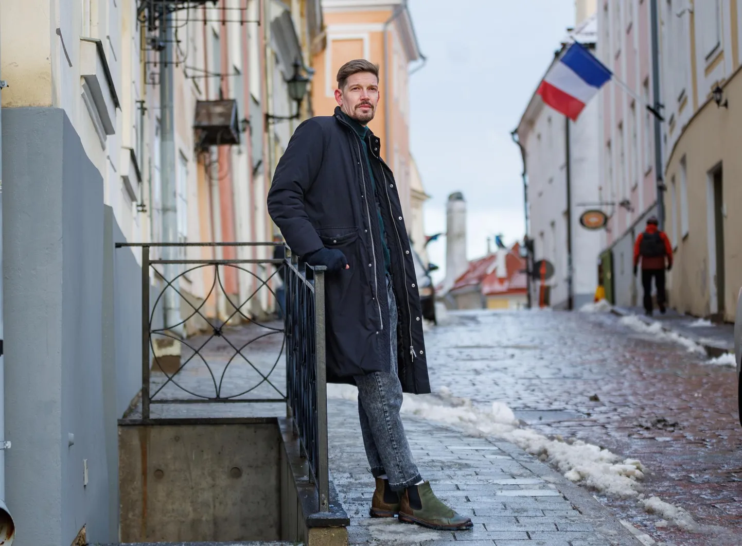 Näitlejate protestile Kalmet Toompeale ei läinud, sest tema hinnangul esindati seal vaid väga kitsast kildkonda, jättes kõrvale isegi suure osa teatrist, rääkimata valdkondade solidaarsusest.