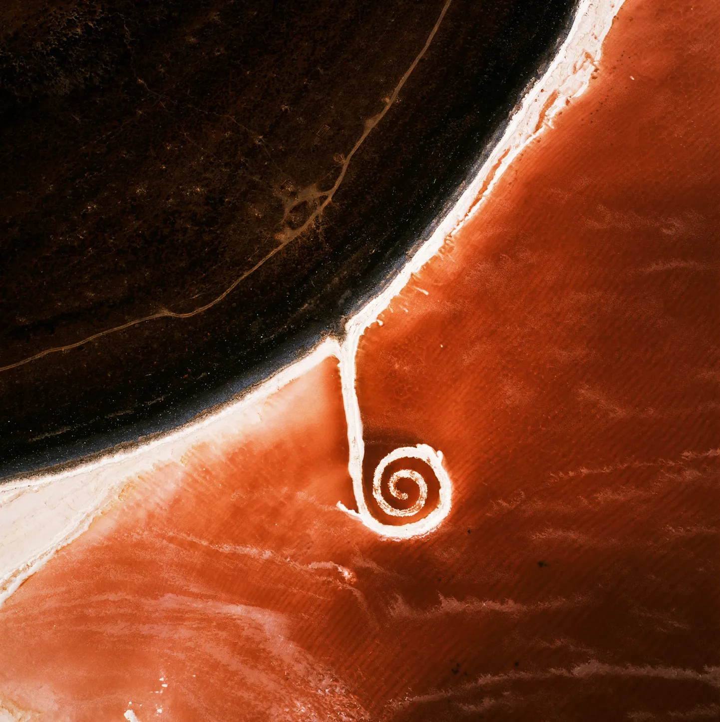 Robert Smithsoni "Spiral Jetty" (1970) dokumentaalfilmist «Troublemakers: The Story of Land Art» (2015).